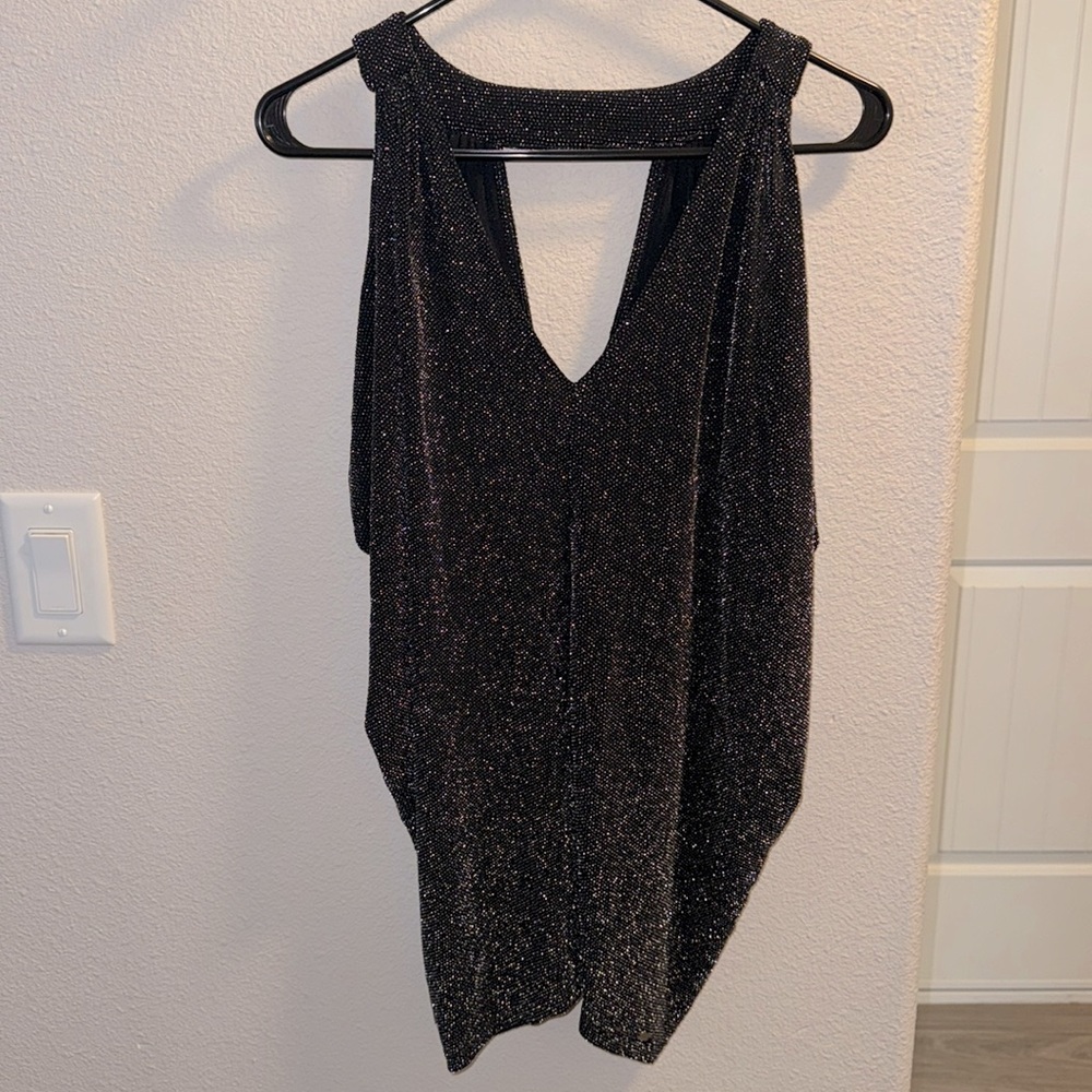 Off the shoulder sparkle Guess Shirt